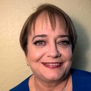 Meet your Posher, Maria elena